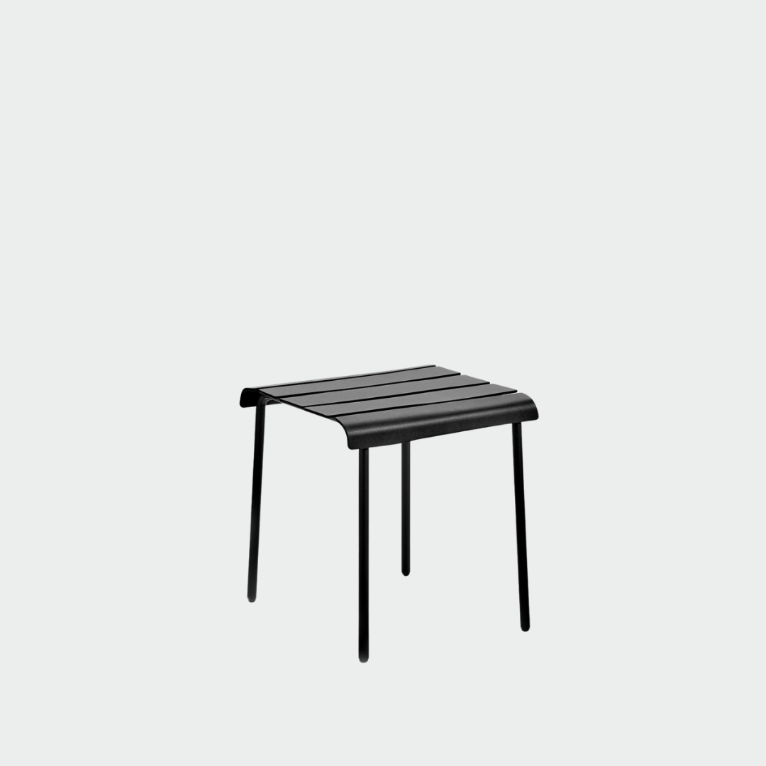 "aligned outdoor chair" stolica